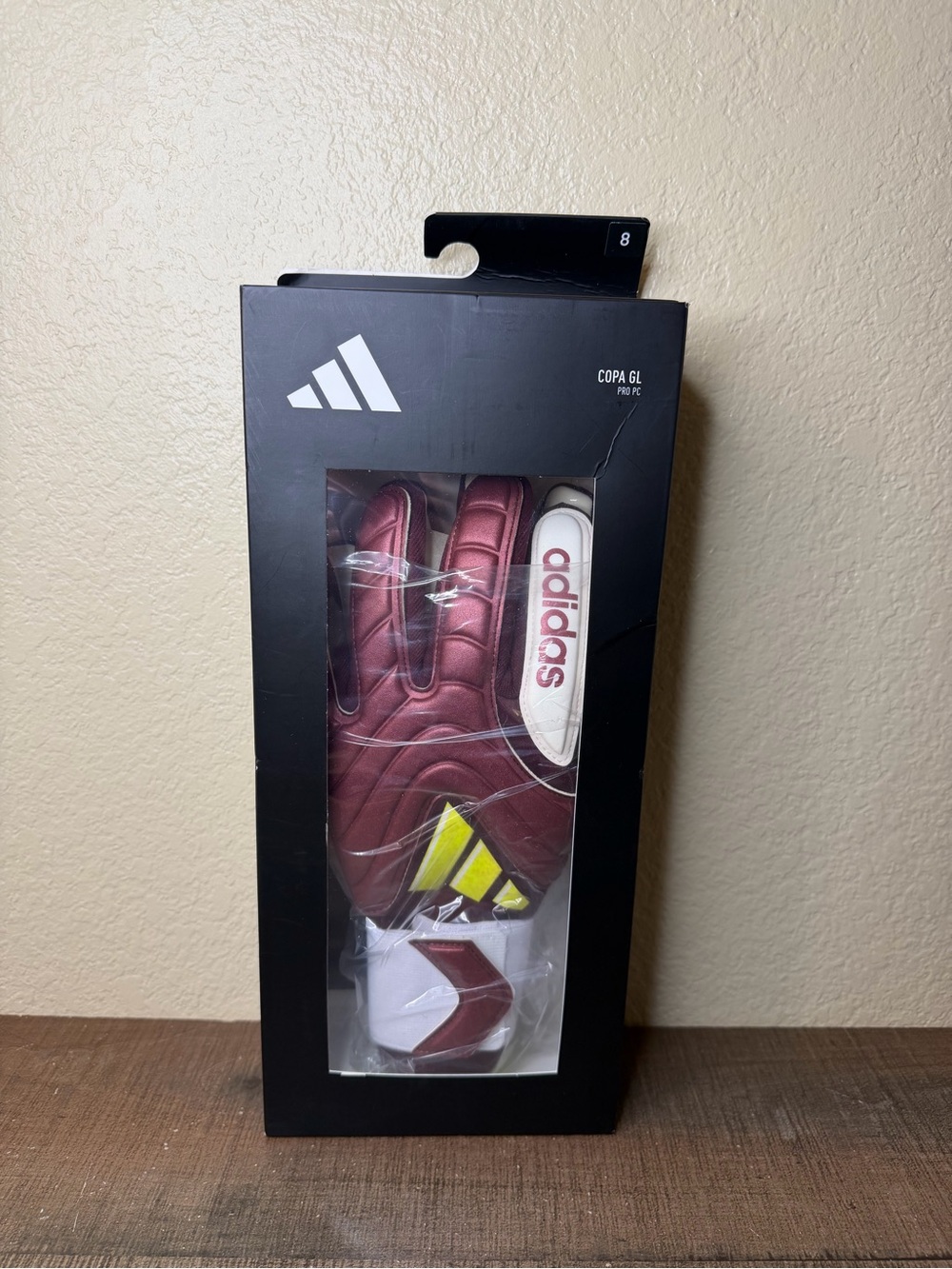 Adidas Copa GL Pro PC Goalkeeper Gloves.
- Size 8 Adult.
